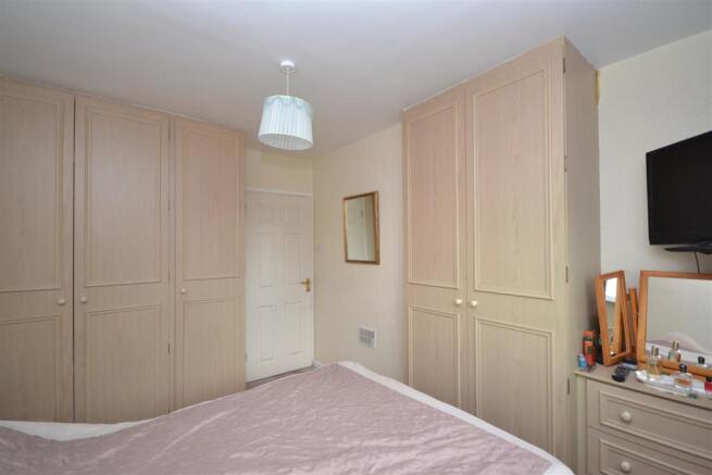 10oakcrescentBED1VIEW2.JPG