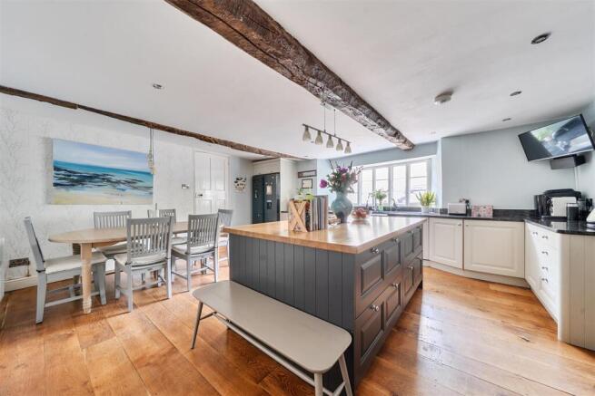 Kitchen/Dining room