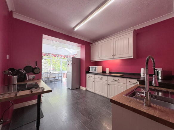 2 bed Detached Bungalow for sale Image 5