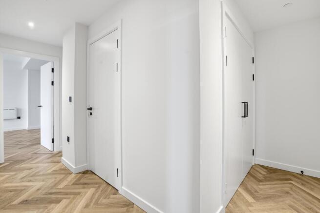 2 bed Apartment for sale Image 6