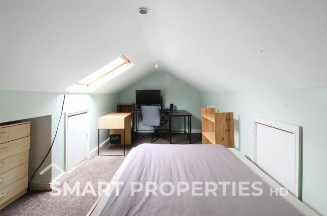 4 bed Terraced to rent Image 11