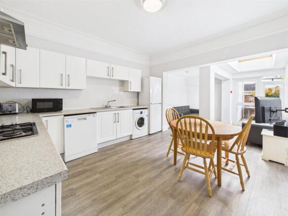 Fairview Road, Cheltenham, Gloucestershire, GL52 photo 2