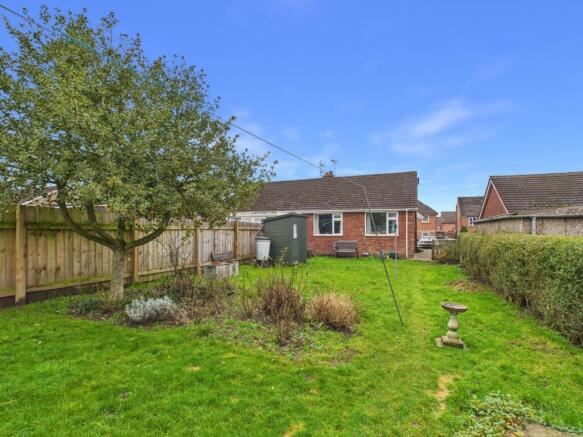 2 bed Semi-Detached Bungalow for sale Image 11