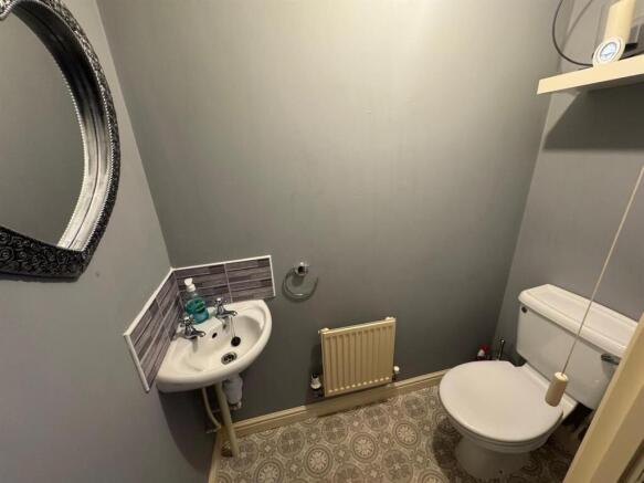 3 bed Town House for sale Image 7