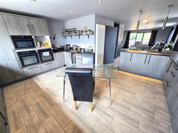 Annexe Lounge/Diner/Ktchen