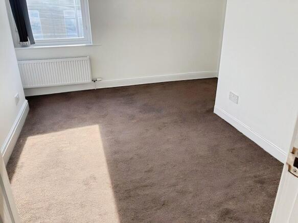 3 bed Terraced to rent Image 4