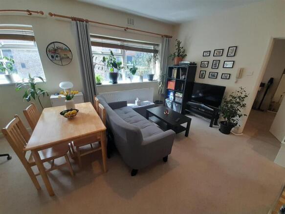 3. Living Room 1.jpg