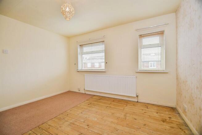 3 bed Terraced for sale Image 11
