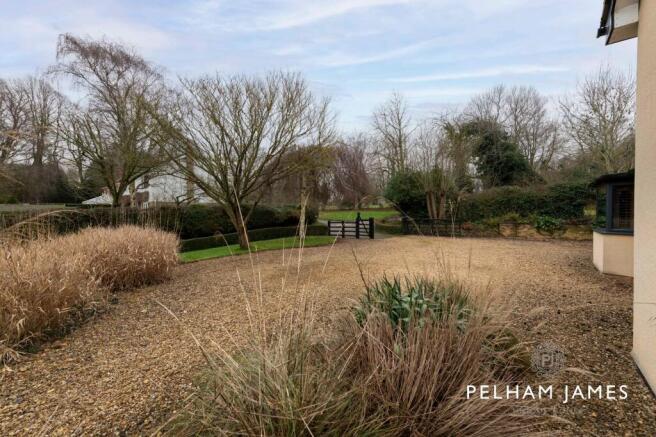 10 Reeves Lane, Wing