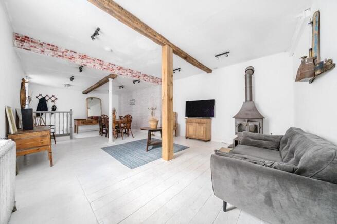 Entrance to Lounge.jpg