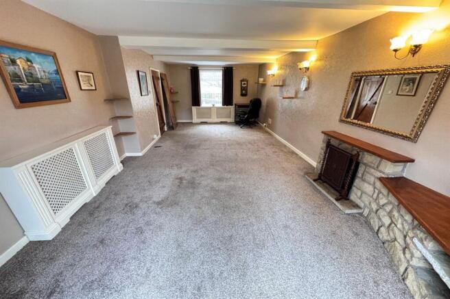 Burrfields Road, Chapel-En-Le-Frith, SK23 photo 4