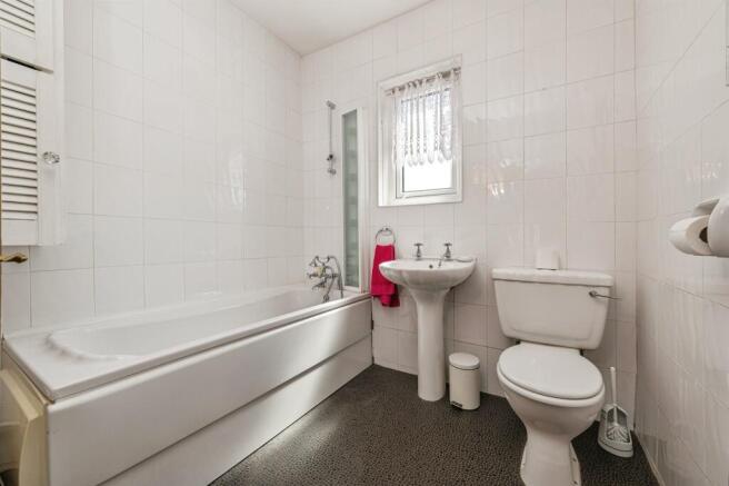 3 bed Semi-Detached for sale Image 9