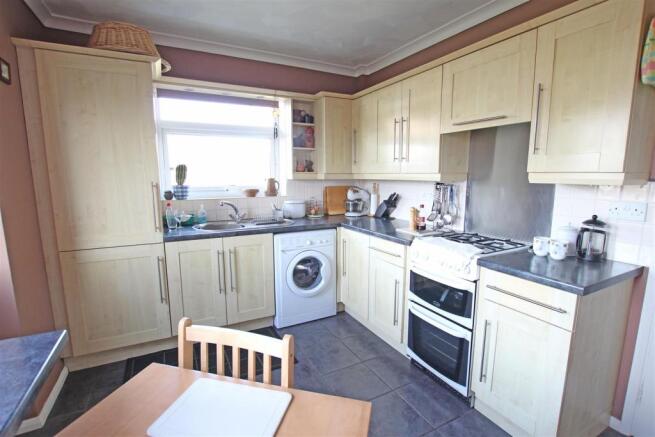 KITCHEN/BREAKFAST ROOM