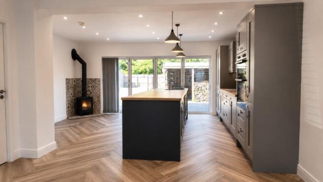 3 bed Terraced for sale Image 5