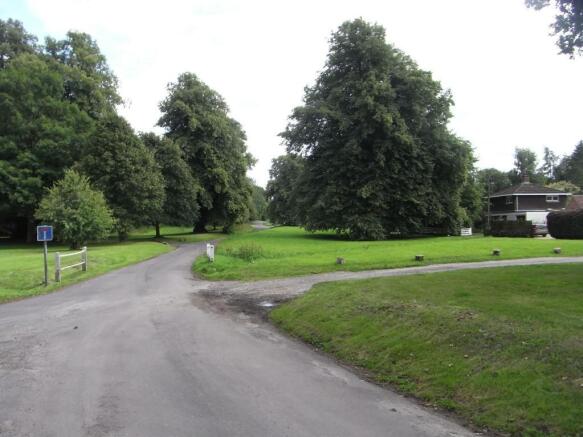 Entrance to Green Cl