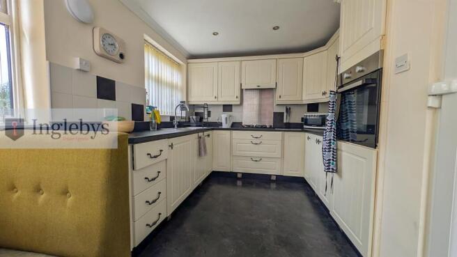 2 bed Semi-Detached Bungalow for sale Image 10