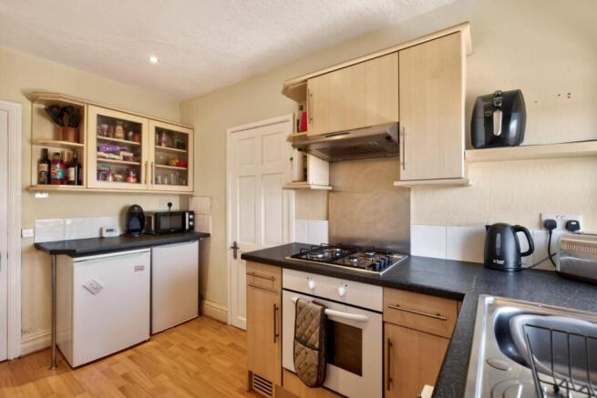 2 bed Apartment for sale Image 6