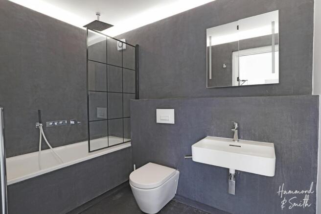En-Suite Bathroom