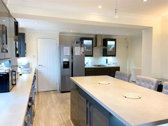 Kitchen/Dining area