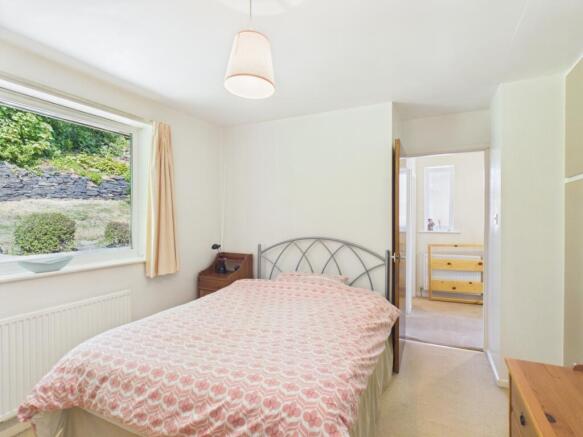 3 bed Semi-Detached for sale Image 12