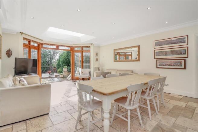 Family/Kitchen (B)