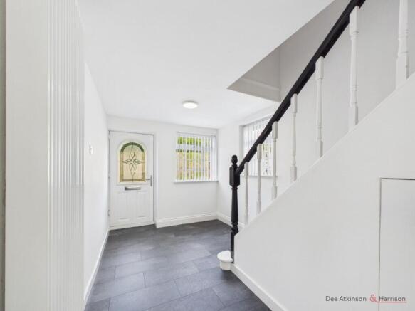 4 bed Detached for sale Image 8