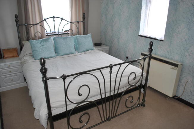 BEDROOM 4