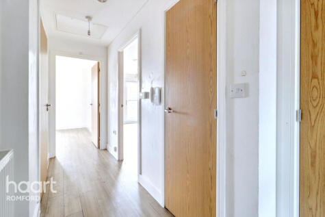 Arc Court, Romford, RM7 0FH