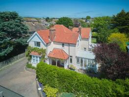 2, Chyngton Gardens, Seaford BN25 3RP
