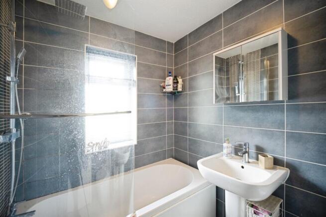 3 bed Semi-Detached for sale Image 3