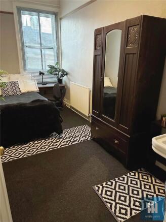 1 bed House Share to rent Image 5