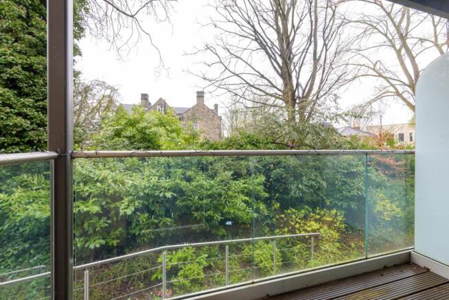 2 bed Flat for sale Image 5