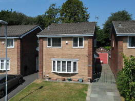 18, Bates Close, Rochdale OL11 2TU