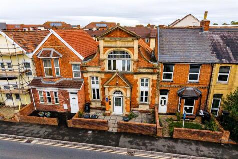 Garden Flat | Updating | Highbridge
