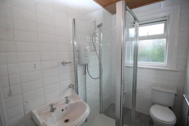 2 bed Terraced to rent Image 5