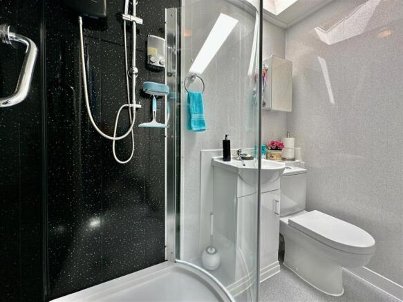 Shower Room.JPG