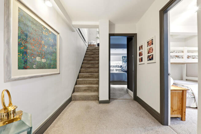 3 bed Apartment for sale Image 11