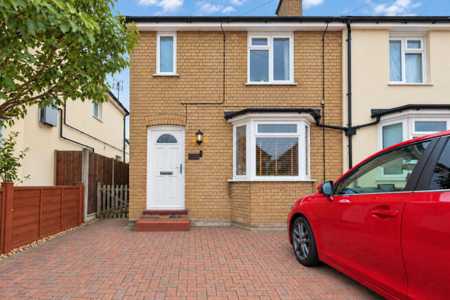 3-bed semi-detached on Stretten Avenue, Cambridge, £500,000