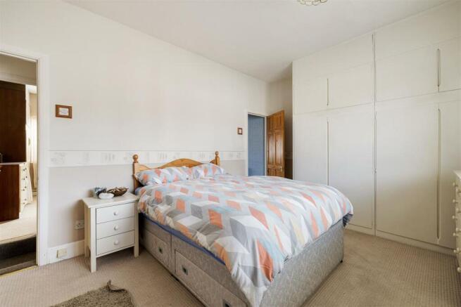 Century Road, E17