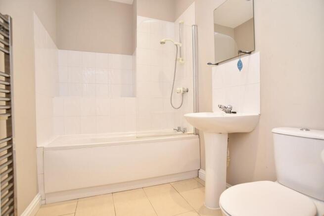 2 bed Flat for sale Image 6