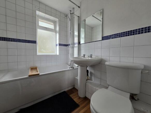 2 bed Town House to rent Image 6