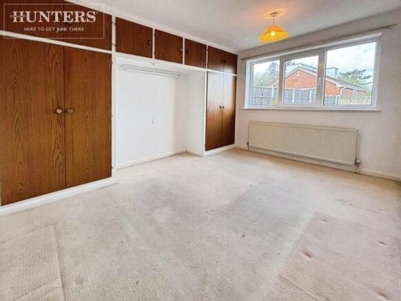 4 bed Detached Bungalow for sale Image 9