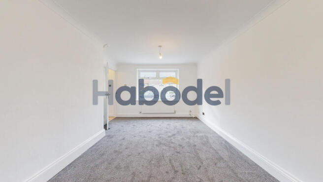 3 bed Terraced to rent Image 6