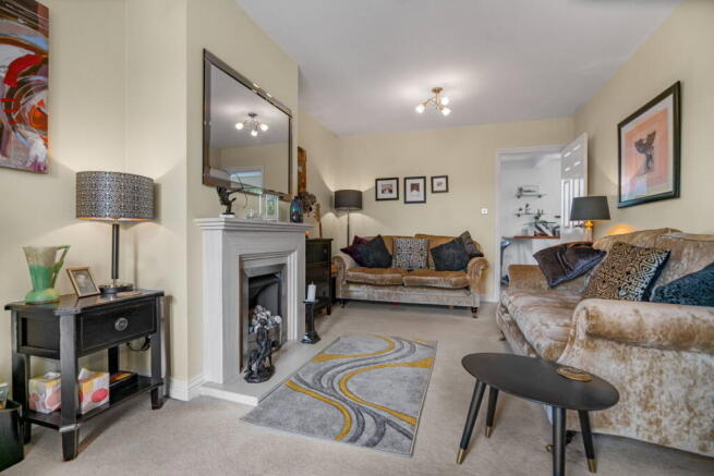 5 bed Detached for sale Image 9