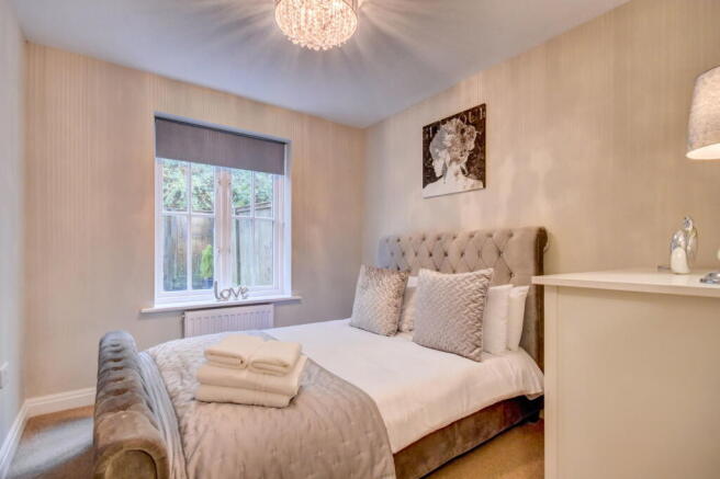 4 bed Town House for sale Image 9