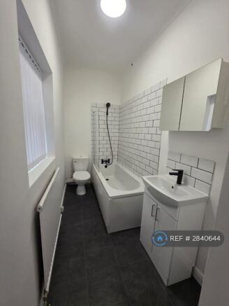 3 bed End of Terrace to rent Image 8