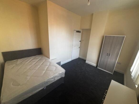 3 bed Terraced to rent Image 5
