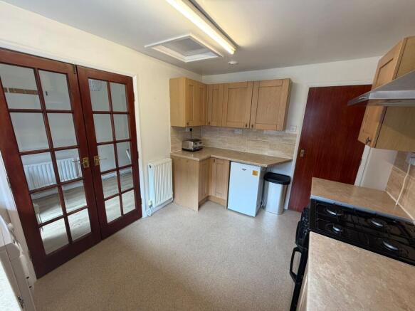 3 bed Town House to rent Image 4