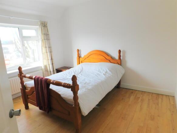 bedroom 1b