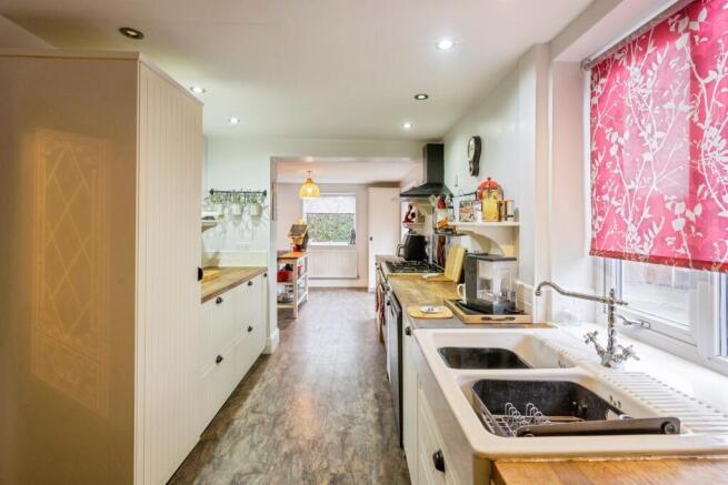 3 bed Semi-Detached for sale Image 7